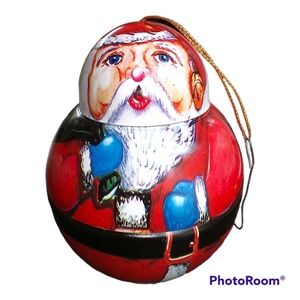 The Tin Box Company of America, Inc. round Santa Claus Christmas Ornament